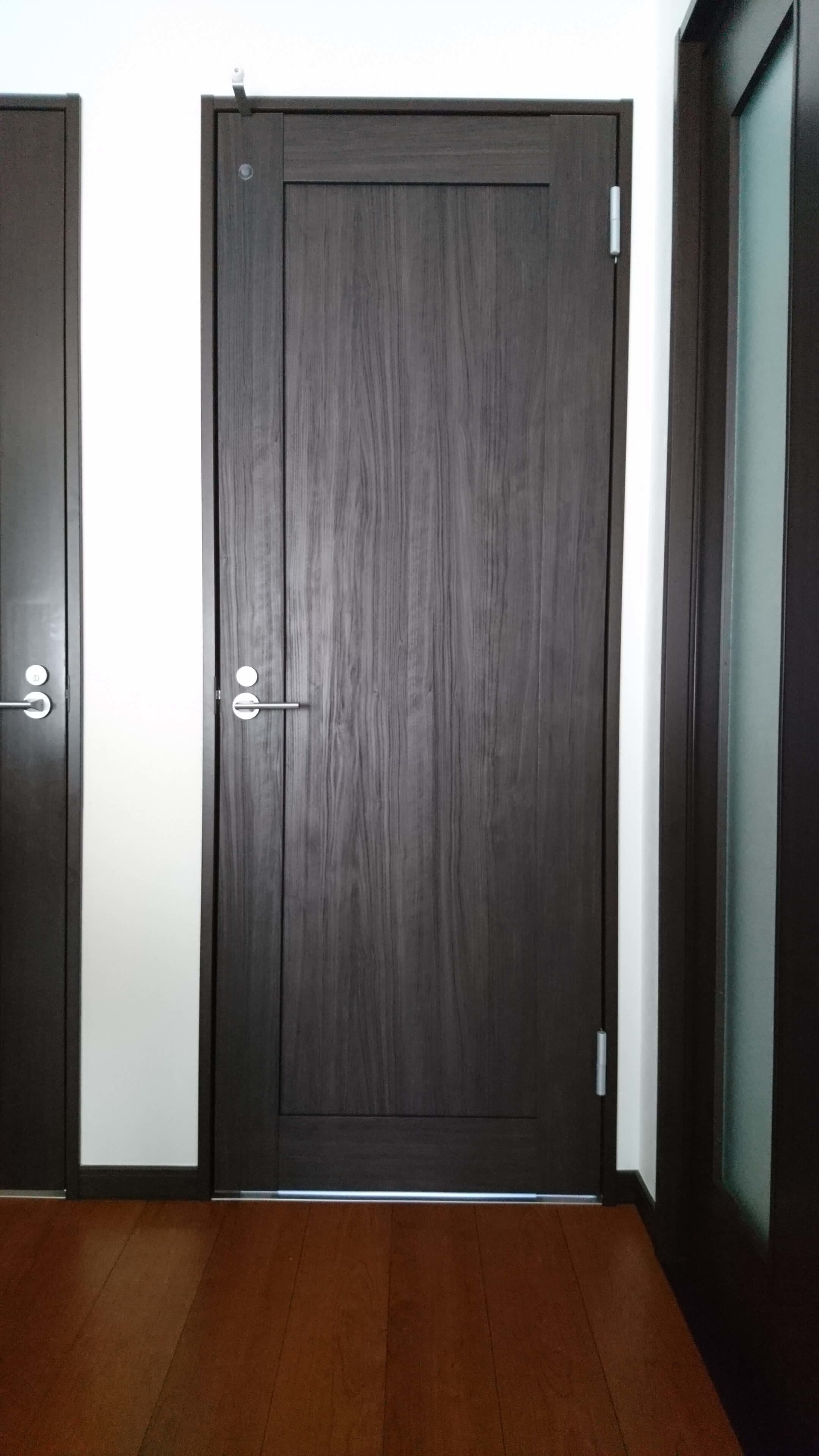 木製開き戸新調 | 半田市の建具修理なら藤井建具店