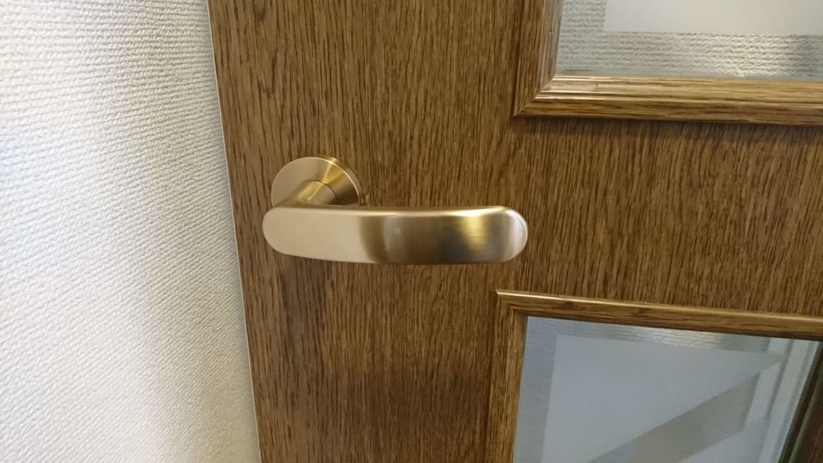 レバーハンドル交換 | 半田市の建具修理なら藤井建具店